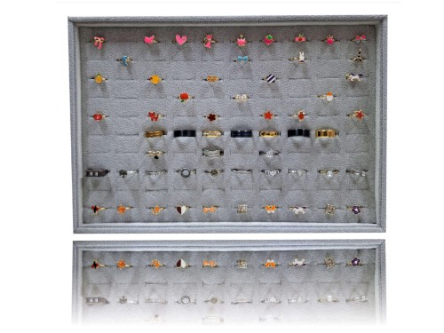 tacka na pierścionki szara.jpg