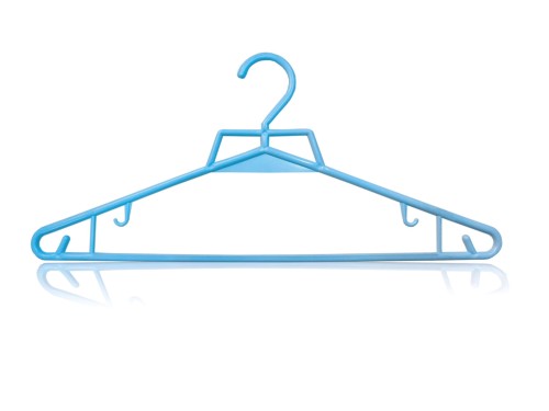 niebieskie wieszaki na ubrania.jpg